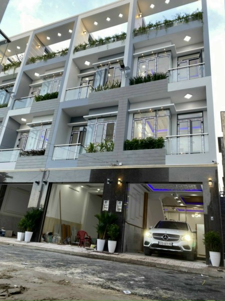 Bán Nhà 4 Tầng Sân Thượng đường 8m