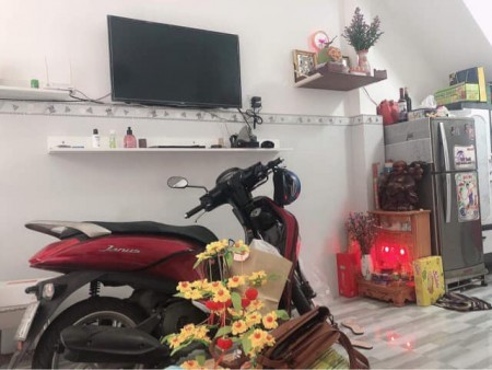 Kẹt tiền bán gấp nhà HXH Nguyễn Sơn, 30m2, mới đẹp đầy đủ công năng, chỉ 3,35 tỷ TL