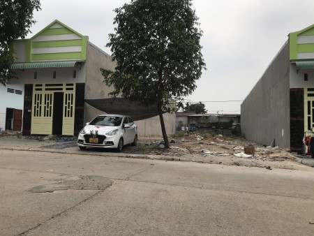 Mình cần tiền bán giá rẻ mảnh đất khu ĐT Mỹ Phước 3, Bình Dương, dân cư rất đông, sổ hồng thổ cư 100%