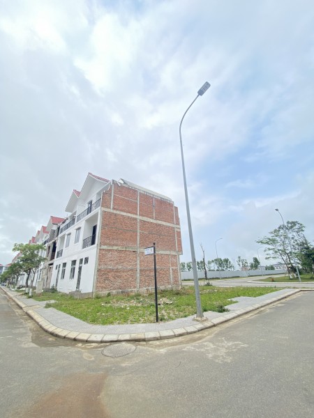 Hàng Cực Hiếm ! Bán Gấp Lô Đất Đẹp Căn Góc 3 Mặt Tiền Khu B Royal Park - Lh 085_86_87_880
