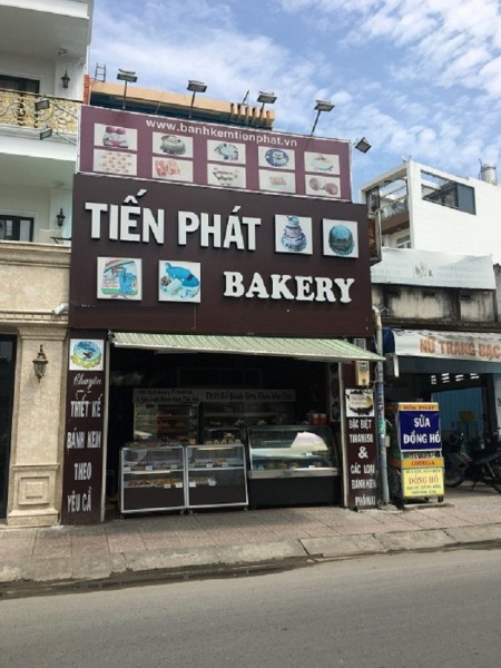Lũy Bán Bích dt: 4.8 x 21 trống suốt toàn bộ