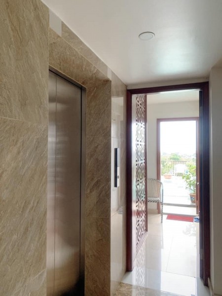 APARMENT Lạc Long Quân- Tây Hồ, Kinh Doanh - Thang Máy - View Hồ Tây, 83m2, Chỉ 15 Tỷ.