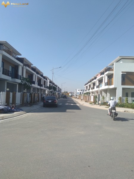 Chính chủ bán gấp đất ở đô thi Tại Tổ 12 Thạch Bàn, 56m2, mặt tiền 4m, ô tô đổ cửa 2,3 tỷ