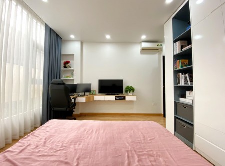 Bán nhà CHO THUÊ phố Hoàng Cầu, Mặt phố Ô tô lô góc 77m2, 7 tầng, thang máy