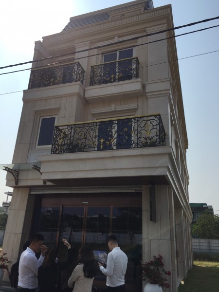 Đi đến slide 2