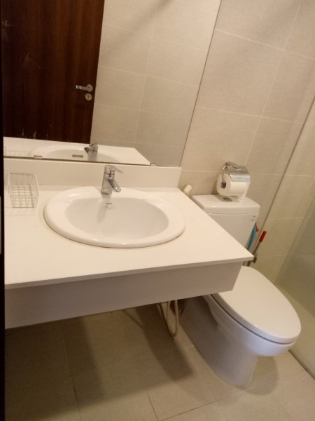 Cho thuê chcc Hanoi Centerpoint 27 Lê Văn Lương 2pn 65m2 cb giá 10.5tr