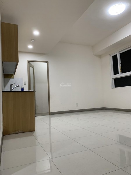 Sky 9 có căn hộ trống 62m2, 2 PN, đầy đủ nội thất, cần cho thuê, giá 6 triệu/tháng, tầng cao, yên tĩnh