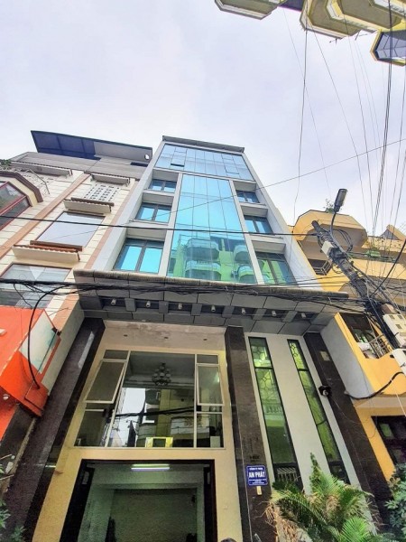 Tôi cần bán gấp nhà 7 tầng phố Hoàng Ngân giá 16 tỷ.