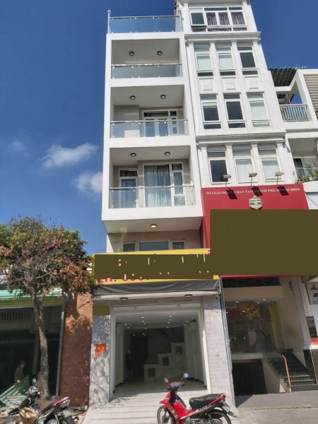Bán nhà đẹp 4X16m mặt tiền đường Lâm Văn Bền, Phường Tân Quy, Quận 7