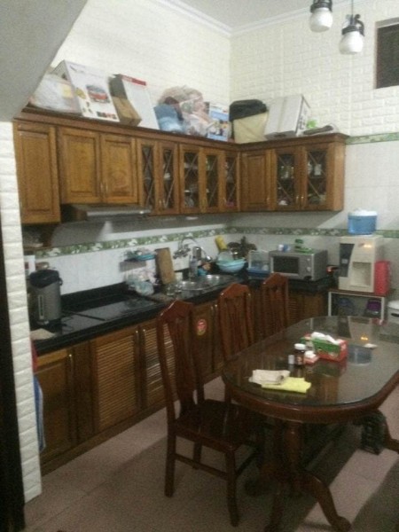 Nhà Hồ Hoàng Cầu, khu dân trí cao, dt: 50 m2, xây 5 tầng, giá 4.8 tỷ, đt 0903218848