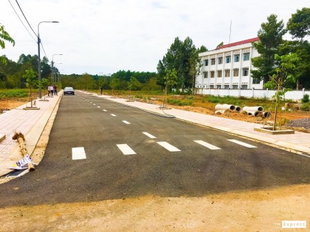 Đất đẹp nằm kế bên trường cấp 1 sổ riêng thổ cư 100% với giá chỉ 650 triệu