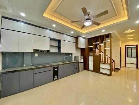 Bán nhà Phùng Chí Kiên quận Cầu giấy, DT 50M2*5T, mặt tiền 4m, giá nhỉnh 6 tỷ