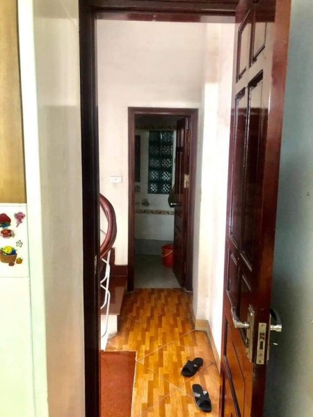 Bán nhà mặt phố, 5 tầng, Thịnh Quang, Đống Đa, kinh doanh đa năng. Giá chỉ 5,3 tỷ.