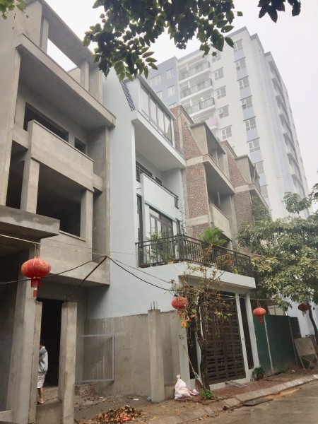 Cho thuê nhà xây thô 4 tầng khu đô thị Duyên Thái