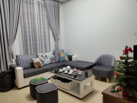 Bán gấp nhà Chùa Bộc, cách ô tô 5m , mặt tiền rộng , giá 4,4 tỷ