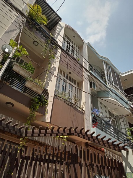 Bán nhà phường 11 bình thạnh 5.5 tỷ. Gấp gấp.