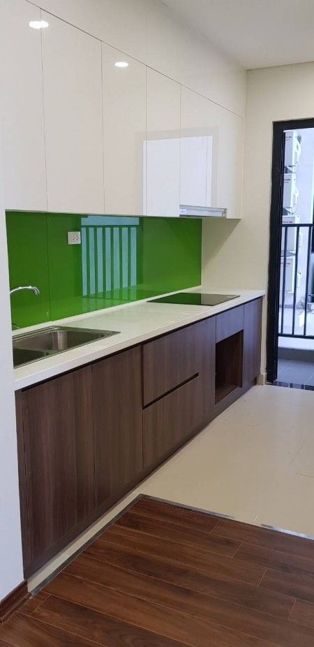 Nhà mình cho thuê căn hộ cc cao cấp tòa N01T1 khu ngoại giao đoàn. Có thể vào ở ngay
