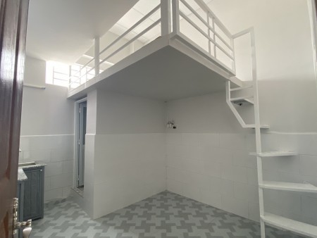 PHÒNG TÂN BÌNH GIÁ RẺ DT 30m2 THOÁNG MÁT