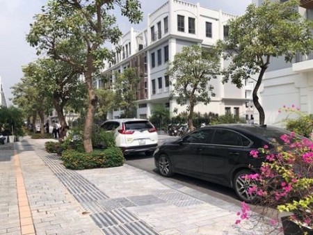 Tôi cần cho thuê gấp shophouse the manor central park 15 tr