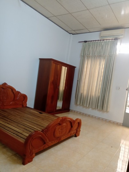 Cho thuê nhà nguyên căn 2PN đường Cộng Hòa phường 13 quận Tân Bình