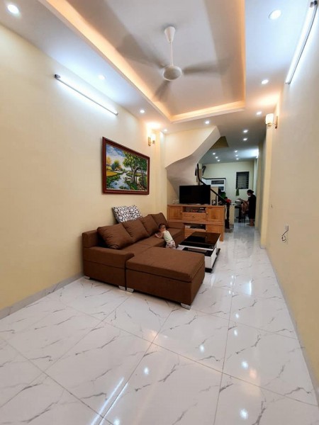 Bán gấp nhà riêng P. Khương Thượng, Đống Đa, 40m2x5 tầng, nhỉnh 3 tỷ.
