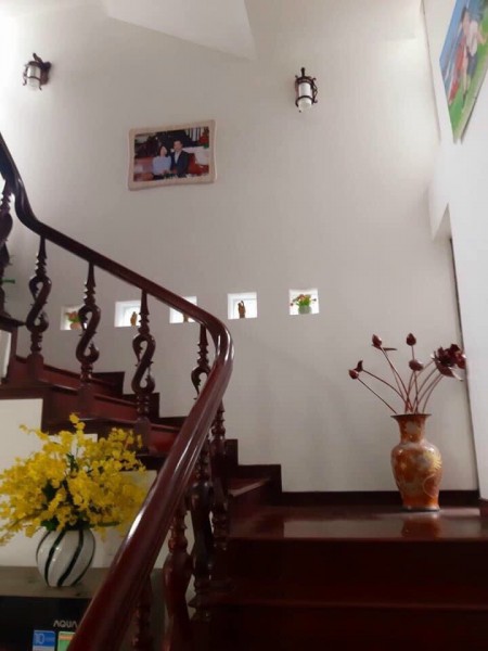 Bán nhà mặt phố đối diện KĐT Tuệ Tĩnh, 170m2, mt 10.83m2, 3 tầng, gara, 6.75 tỷ