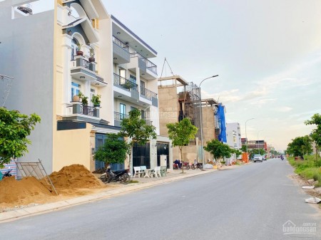Bán gấp lô đất vị trí đắc địa ngay KDC sầm uất, Sổ Hồng Riêng. TT Aeon Mall Bình Tân.