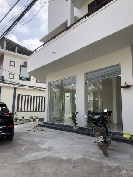 Cho thuê mặt bằng 2 mặt tiền Tôn Đức Thắng