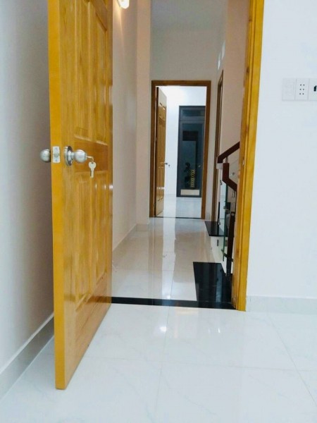 Bán nhanh căn nhà sau lưng chợ Hưng Long Bình Chánh, SHR