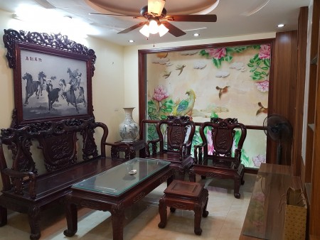 Bán gấp căn nhà Ngã Tư Sở, Ô tô - Lô góc, 51m2x5 tầng. LH: 0846 282 986.
