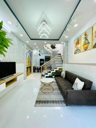 Bán nhà riêng đường Bình Thới, phường 14, quận 11. DT: 3.55 x 8.5m, trệt, lầu, nhà mới. Giá 3.1 tỷ