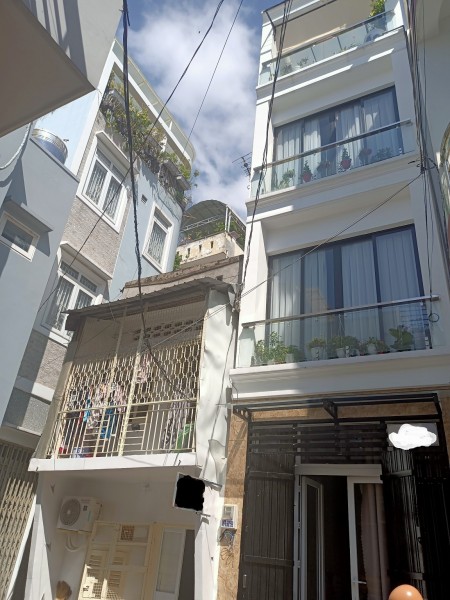 Chính chủ Bán nhà Tân Định, Q.1, DT 3.3x14M, Trệt 3 Lầu, ra bờ kè 20m, 6.6 tỷ