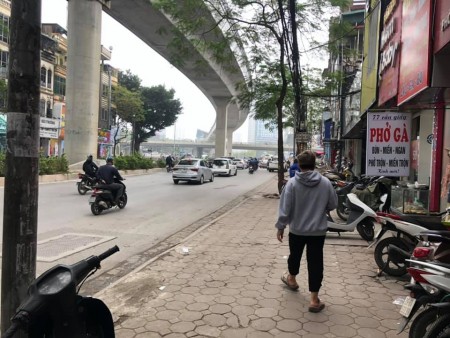 Bán nhà mặt ngõ 79 Cầu Giấy, lô góc, ô tô, kinh doanh, 50m2, nhỉnh 6 tỷ.