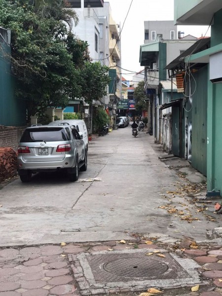 Cần bán 63m2 đất cách mặt Ngô Xuân Quảng chỉ 15m, giá 39tr/m2