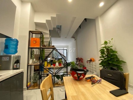 Nhà Trọ Ký Túc Xá 6 người 1 phòng - Đầy Đủ Tiện Nghi Cao Cấp trên đường Chu Văn An - Bình Thạnh