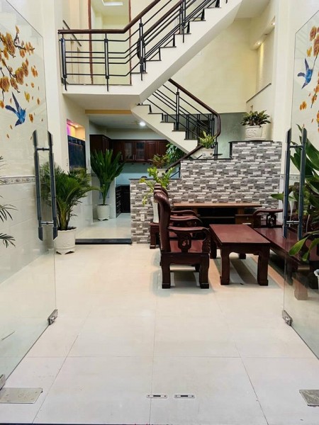 Hẻm ô tô đến nhà,nhà mới vào ở ngay ,khu vực dân trí cao 36 m2 3 TỶ 8