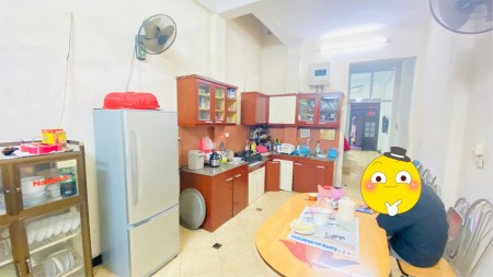 6M ra Mặt Phố 2 Mặt Ngõ Triều Khúc dt 61m2 Mt 3,5m, giá chỉ 5.5 tỷ
