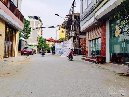 Cần bán nhà phố Ái Mộ, Long Biên, Mới, Ngõ rộng 49m2, 5T, 3.35 tỷ.
