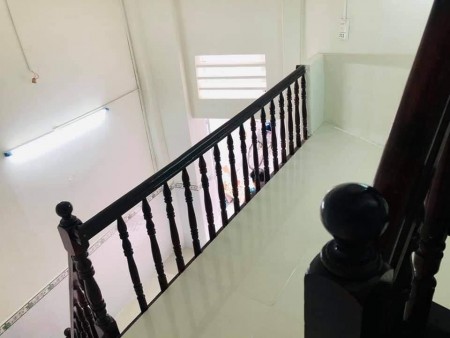 CẦN BÁN GẤP NHÀ QUẬN 7 GIÁ 1TY4