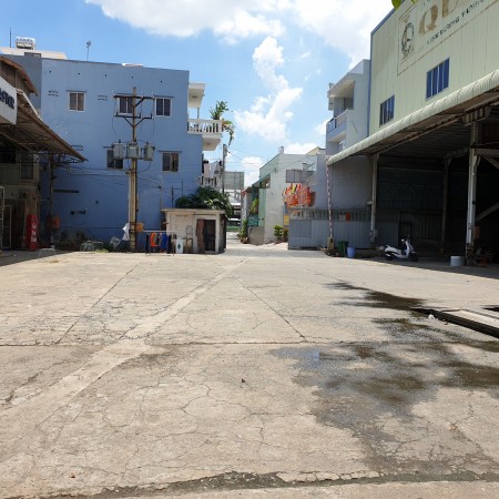 Đất lớn 4,100 m2 Kinh Dương Vuong , Bình Tân