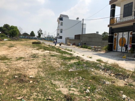 Bán gấp lô đất 90m2 giá 1ty2 , có sổ sẵn