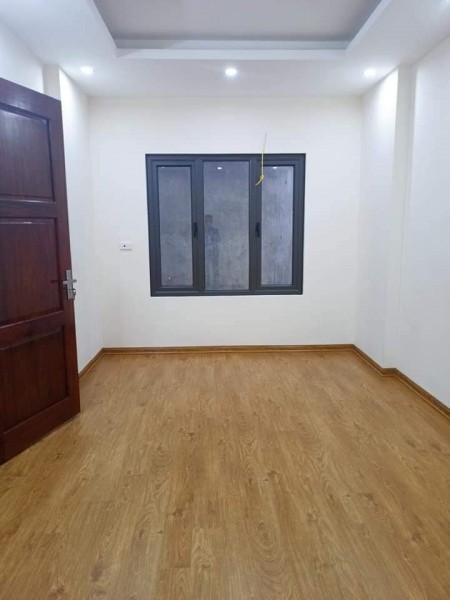 Nhỉnh 3 Tỷ nhà mới Lê Đức Thọ, 33m2, 5 tầng, 4.5m mặt tiền. LH: 0961139798