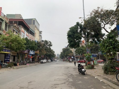 Bán nhà mặt đường Ngô Xuân Quảng, lô góc, đang cho thuê kinh doanh.