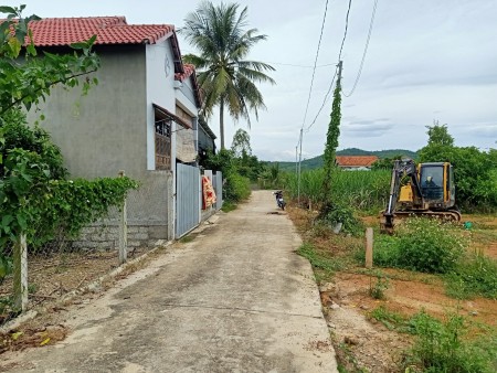 BÁN LÔ ĐẤT 271m2 GIÁ 400tr CÁCH TỈNH LỘ 2 20m, SỔ RIÊNG