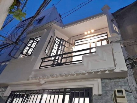 Bán Nhà Đ.Nguyễn Văn Nghi, DT 38m2 .3.4 tỷ. Giá rẽ có giếng trời.