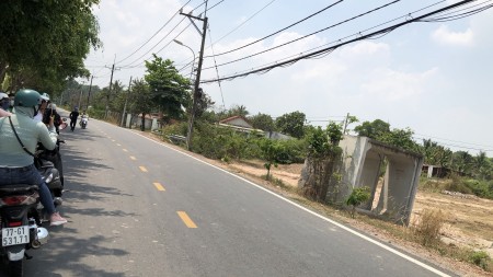 TUỔI GIÀ SỨC YẾU NÊN TÔI CẦN BÁN LÔ GỐC 2MT 2.315M(35.5x79M) ĐỐI DIỆN KCN, ĐƯỜNG NHỰA 25M