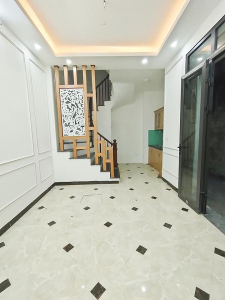 Gần hồ, nhà mới, nội thất đẹp Khương Trung DT 35m2x5T, MT 5m Giá 3tỷ