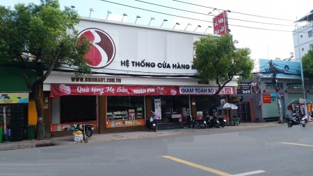 Nhà Mặt Tiền, Đường Trần Não, Trục kinh doanh chính