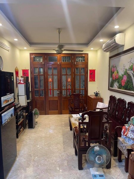 BÁN NHÀ ĐƯỜNG HOÀNG QUỐC VIỆT CẦU GIẤY