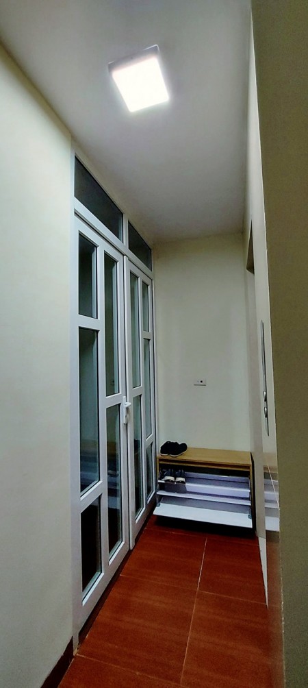 ĐẲNG CẤP 8 TẦNG THANG MÁY – VỈA HÈ Ô TÔ TRÁNH- SẦM UẤT NHƯ PHỐ CỔ. LÀM VĂN PHÒNG CTY CÓ LẼ LÀ ĐẸP NHẤT. LIÊN HỆ E QUÂN 0922550232